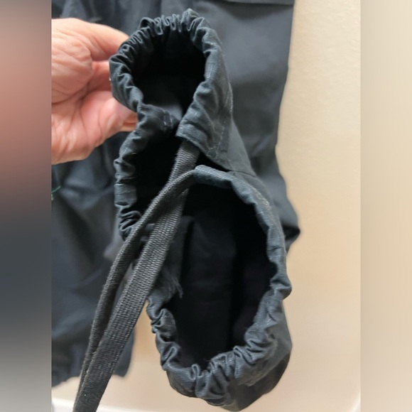 Nike - NWT - XL -  Black Cargo Pants - Oversized fit - Mid Rise stacked Length - Picture 10 of 15